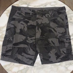 WRANGLER 44 REG CAMO SHORTS